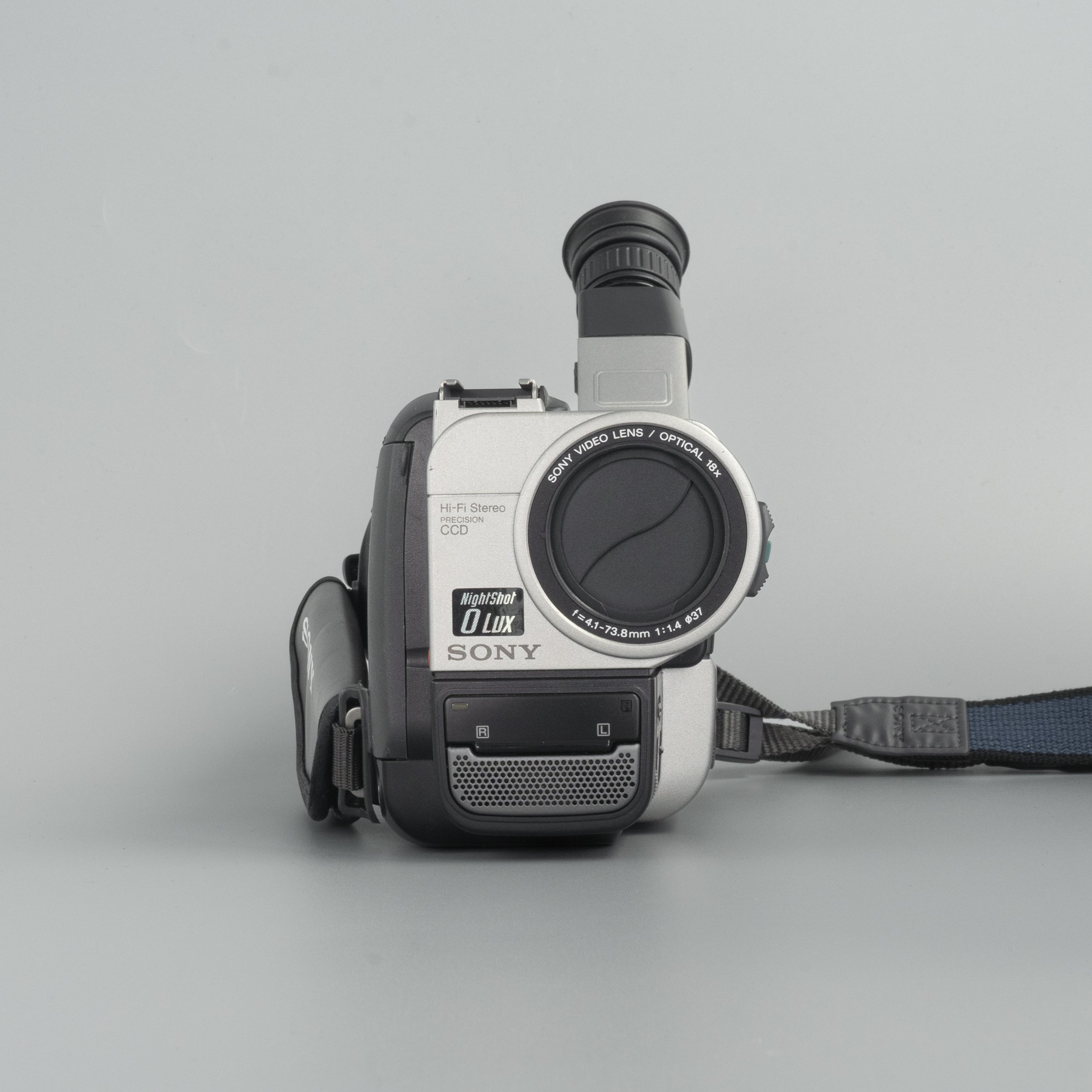 Sony Handycam CCD-TR840E Hi8 Digital Camcorder (PAL) — LensFayre Sony Handycam CCD-TR840E Hi8 Digital Camcorder (PAL) — LensFayre